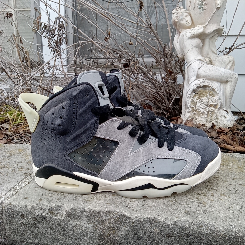 Jordan 6 Tech Chrome Size 8.5 Women's